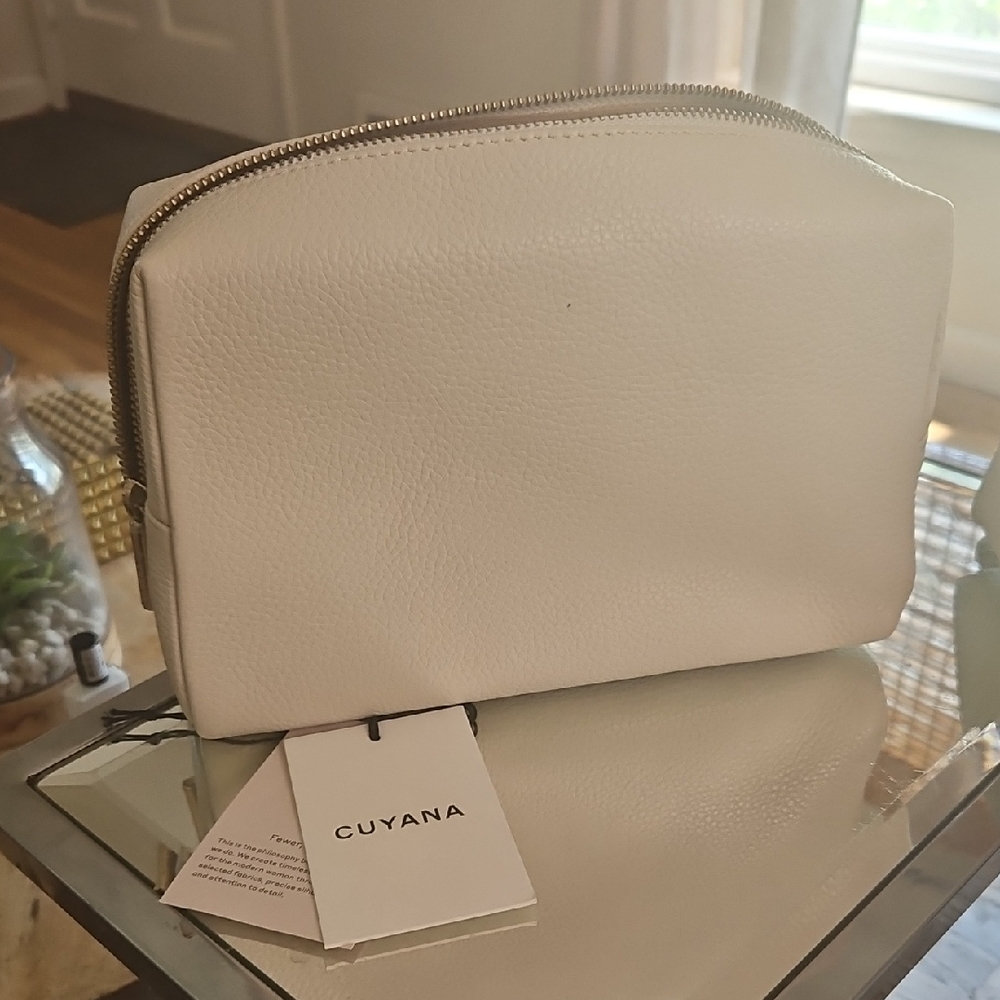 Cuyana Ecru Leather Cosmetic Bag